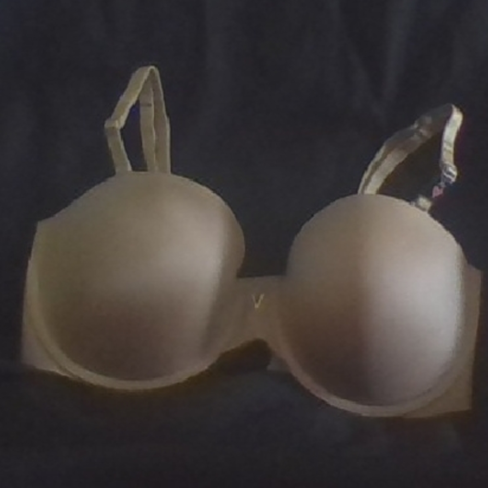 Elegant Tan Underwire Victoria's Secret Bra  38c